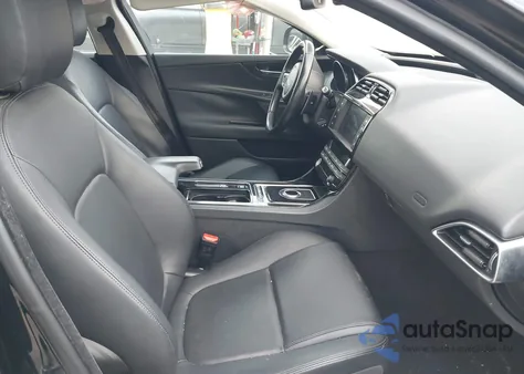 2018 Jaguar Xe 25T z USA, uszkodzony, nr VIN SAJAR4FX6JCP35914